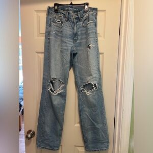 American Eagle Low rise baggy straight distressed jeans, size 6 regular